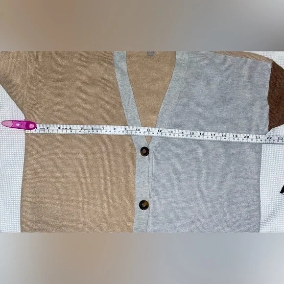 CYRUS‎ colorblock gray beige brown waffled buttoned Cardigan size Medium - Picture 8 of 13
